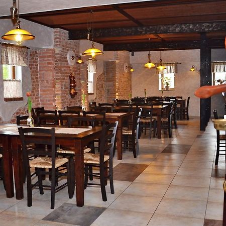 Granarollo Penzion Pizzeria Mlynany Eksteriør billede