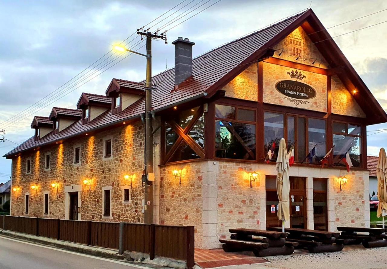 Granarollo Penzion Pizzeria Mlynany Eksteriør billede